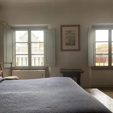 Attico In Piazza Santa Croce